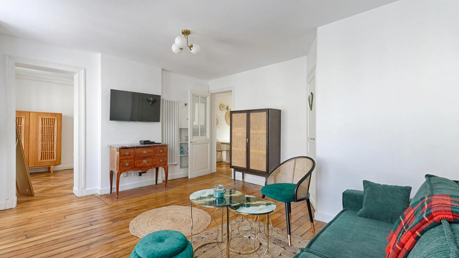 Sentier Gare Est Magnifique Appartement 2Br Paris 0*,  France